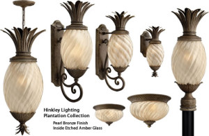 Hinkley Lighting Pineapple Shaped Plantation Outdoor Collection in Pearl Bronze finish has Inside Etched Amber Glass
