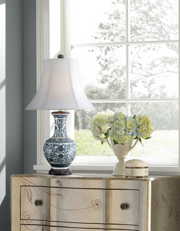 Barnes and Ivy JCO-X9348 29” Windom Blue and White Ceramic Urn Table Lamp