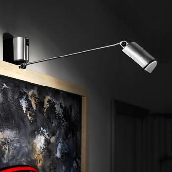 Lumina Daphine Parete Swing Arm Wall Lamp Wall fixture in metal with an articulated arm and a diffuser pivoting on 360°. Electronic transformer.