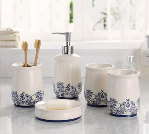 Blue Willow Bathroom Accessories | my design42