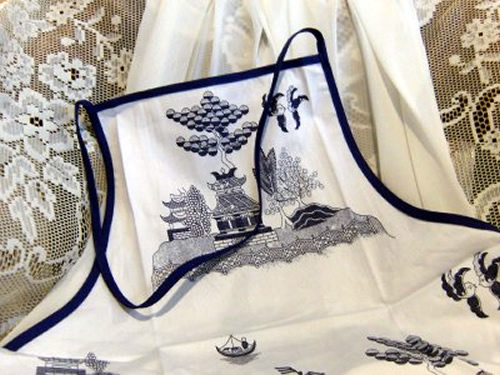 Top of a Blue Willow Apron from eBay