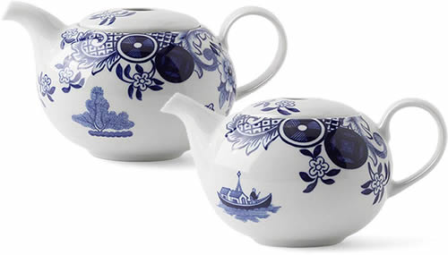 Two of the teapots from the Loveramics Willow Love Story pattern - Loveramics Willow Love Story Pattern Dishes - My design42