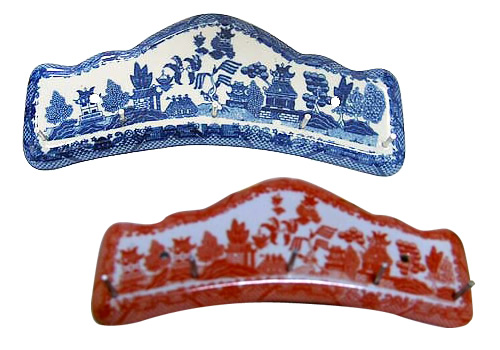 Blue Willow and Red Willow Pattern with Five Metal Pin Hooks