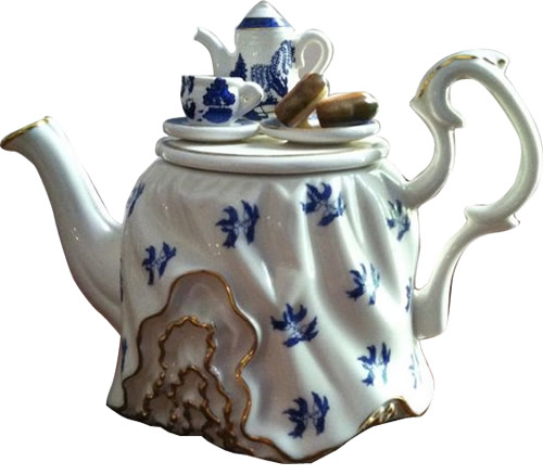 Paul Cardew Blue Willow Tea Table Teapot