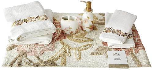 SKL HOME by Saturday Knight Ltd. Misty Floral Full Bath Splash Box Set - 7 Pieces Includes: Lotion/Soap Dispenser, Rug, 2 Hand Towels, 2 Bath Towels, Toothbrush Holder 