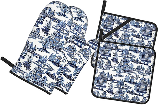 Blue Willow Oven Mitts and Pot Holders